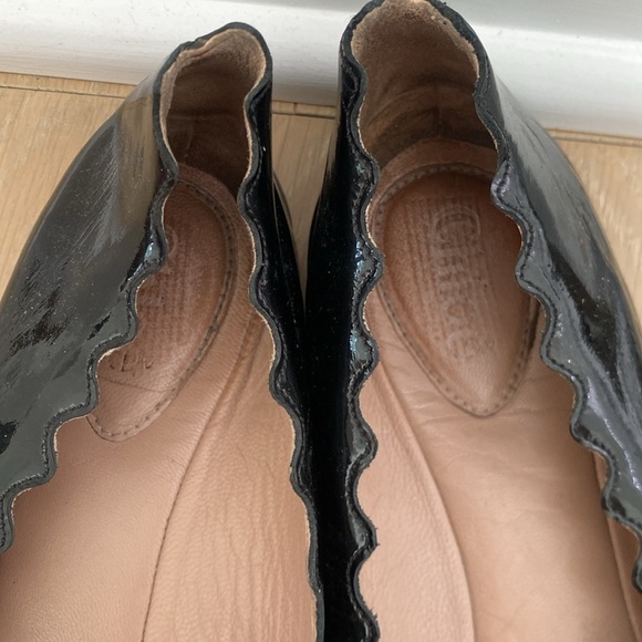 Chloe scalloped ballet flat in excellent condition size 35 black patent leather - Picture 2 of 6